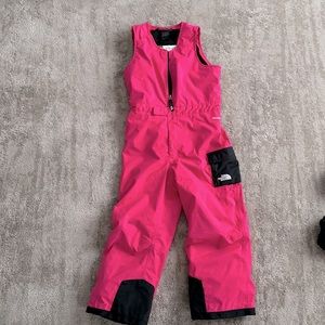 The north face girls size 6 adjustable ski snow bib. Adjustable thread never cut